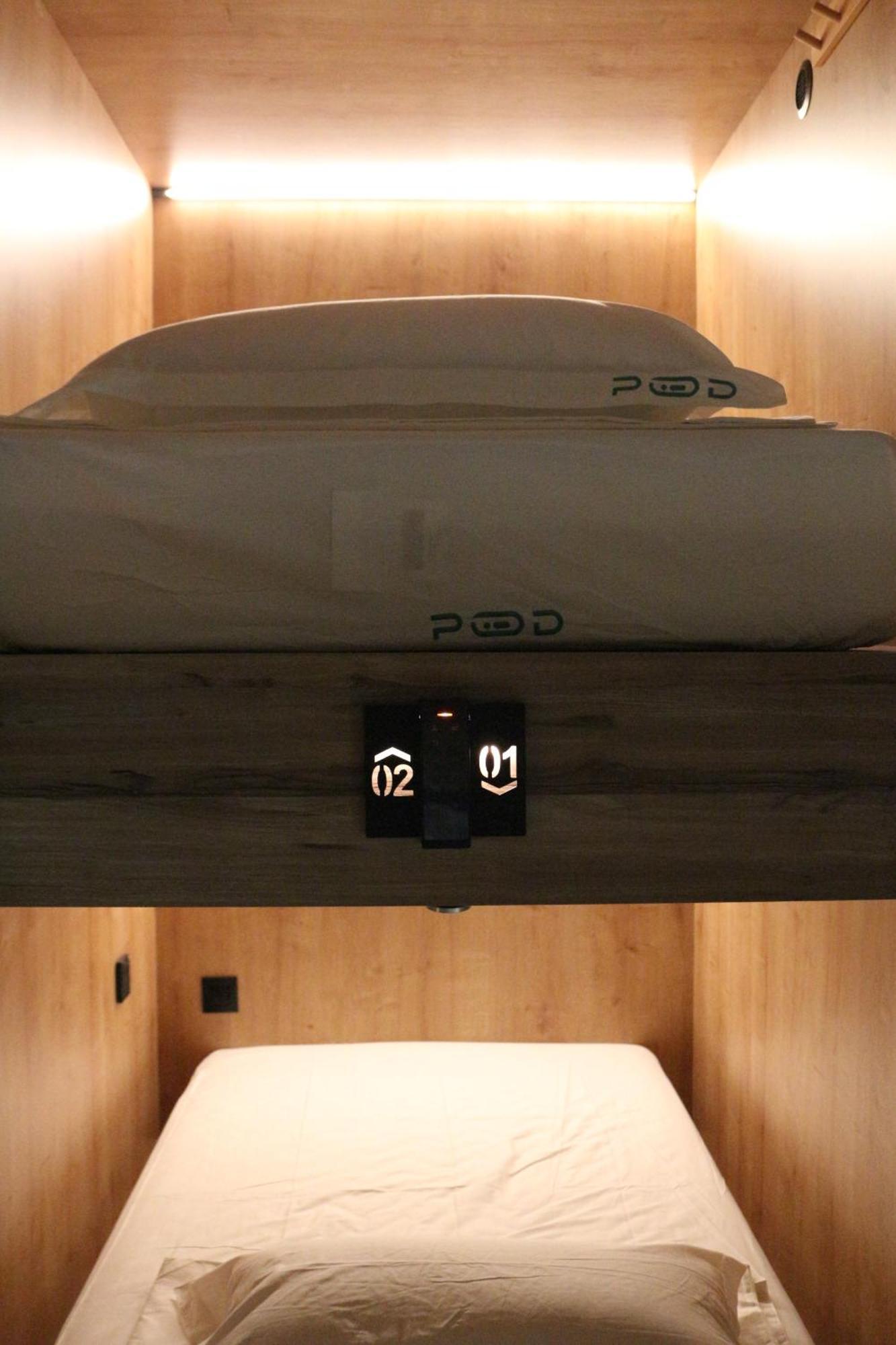 The Pod Suite Hostel Village Valencia Kültér fotó