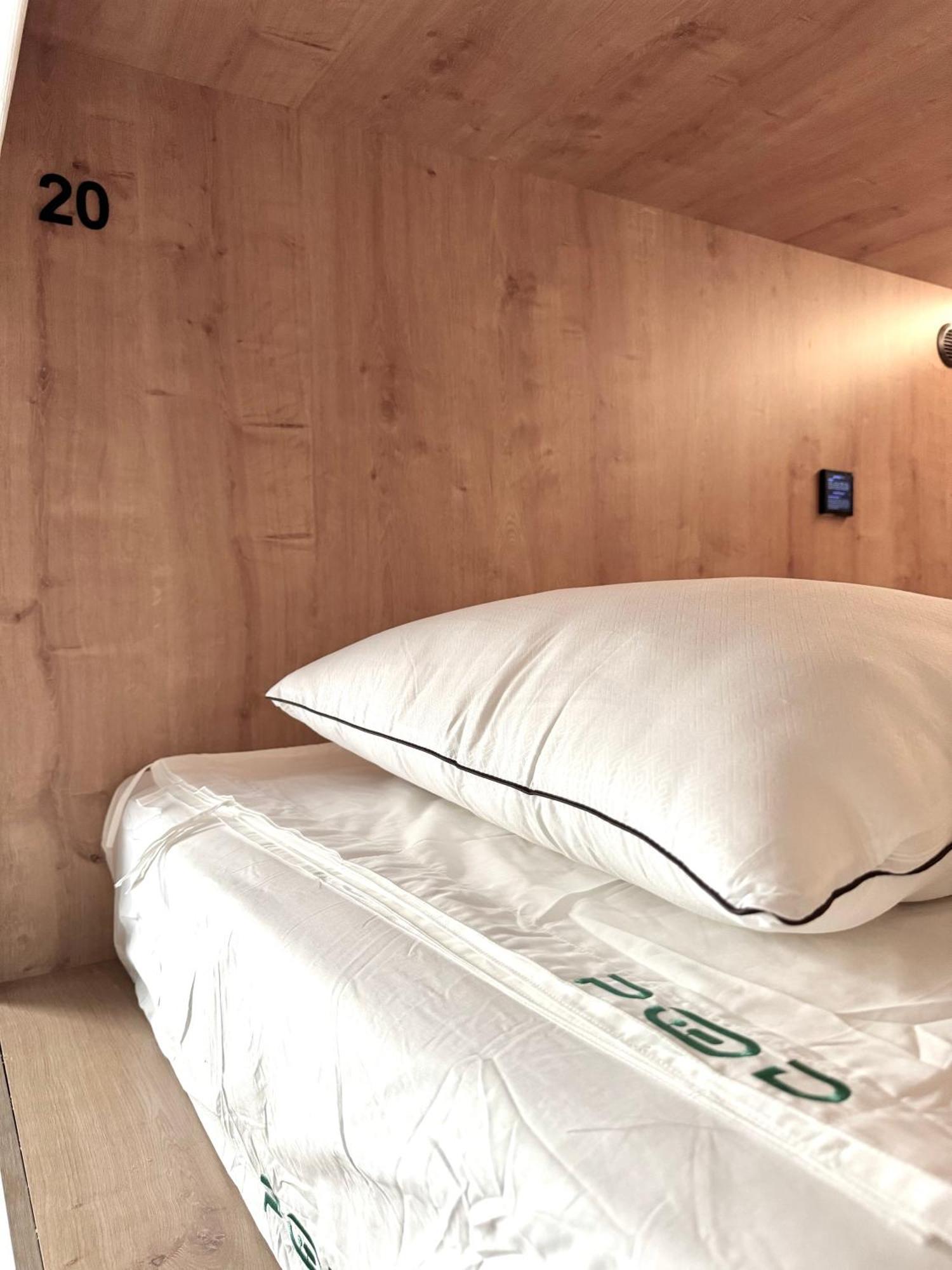 The Pod Suite Hostel Village Valencia Kültér fotó