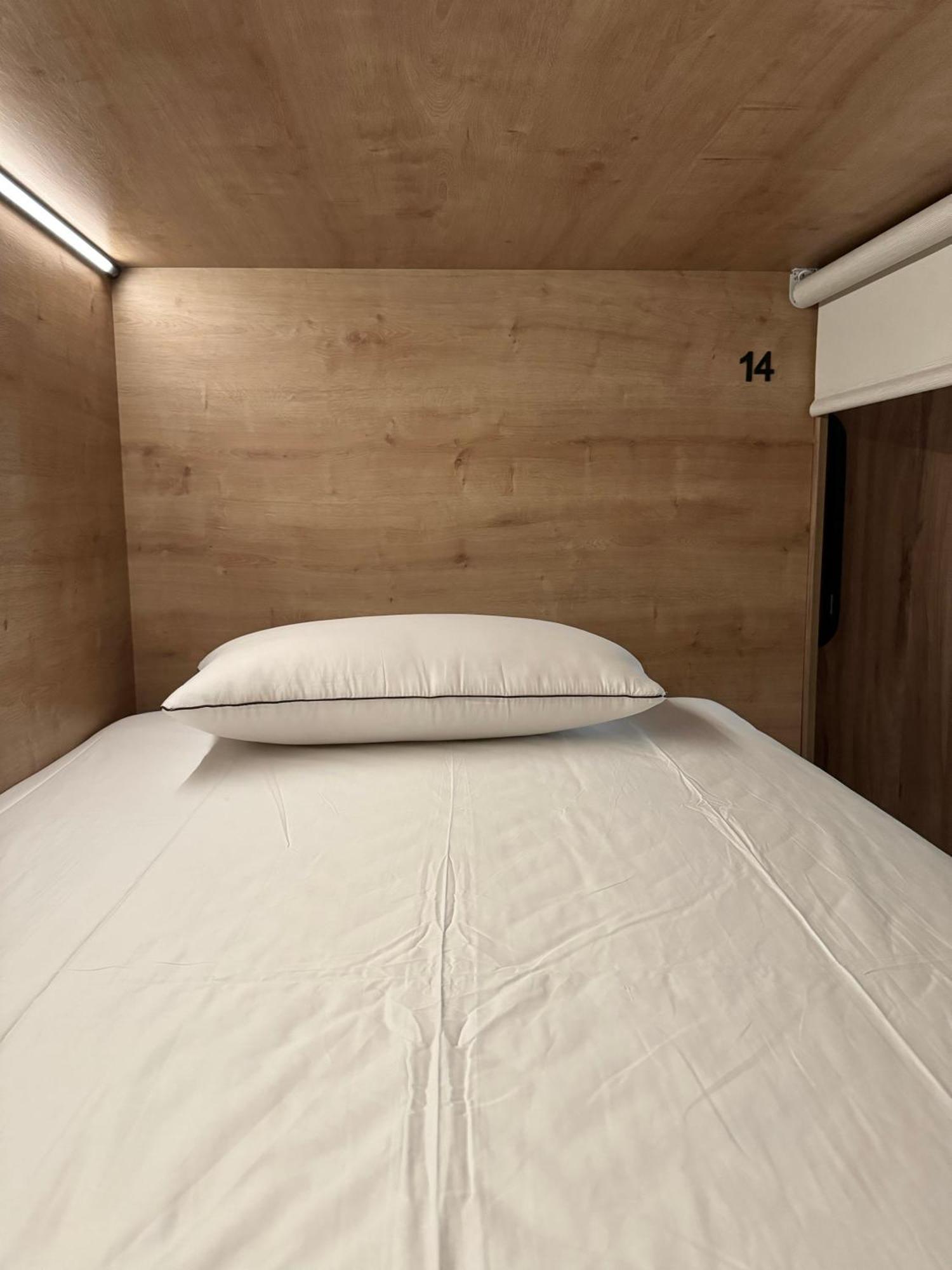 The Pod Suite Hostel Village Valencia Kültér fotó