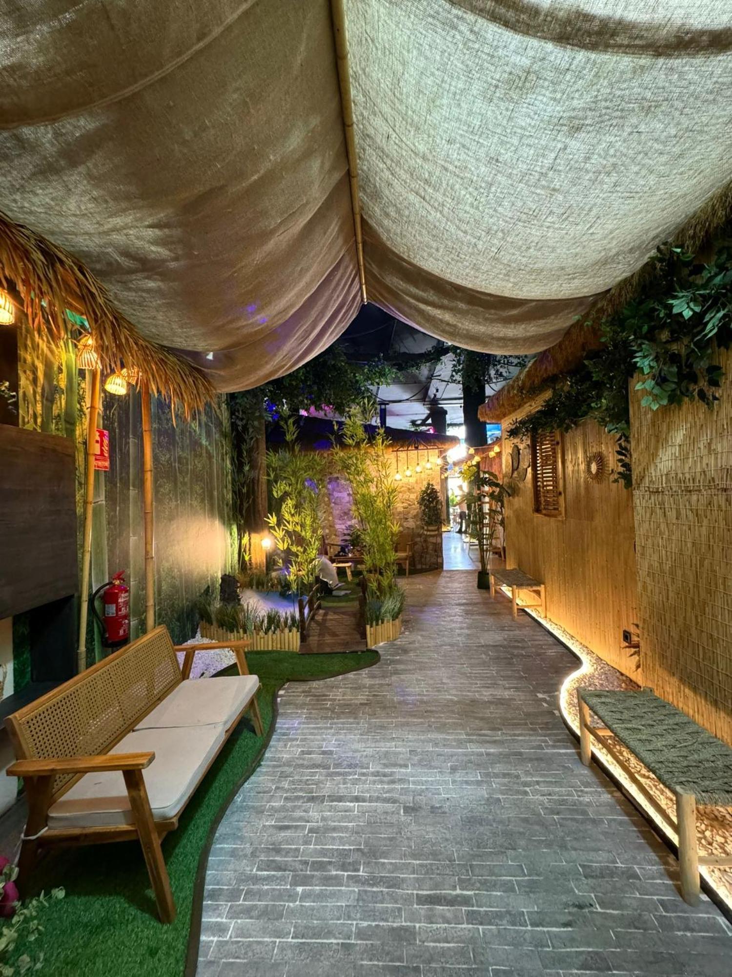 The Pod Suite Hostel Village Valencia Kültér fotó