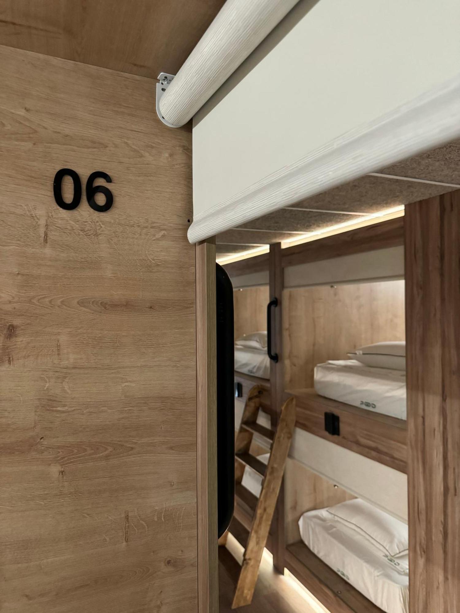 The Pod Suite Hostel Village Valencia Kültér fotó