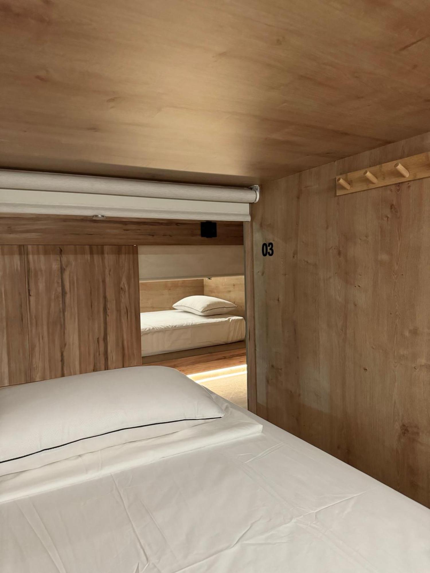 The Pod Suite Hostel Village Valencia Kültér fotó
